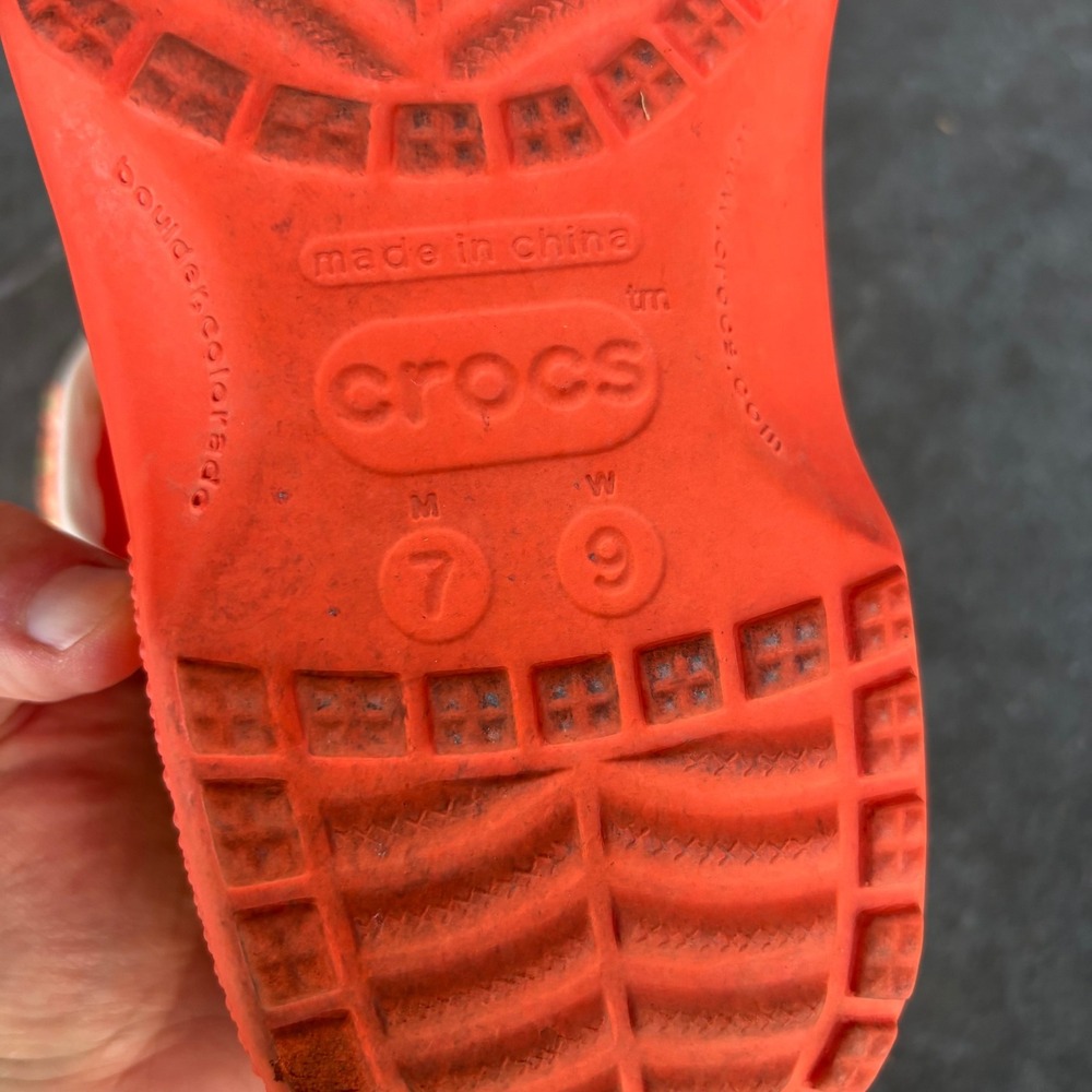 Crocs Disney 50th Anniversary Orange Bird Clogs M7 W9 White Orange Summer Travel - Picture 9 of 10